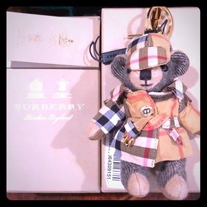 ❤️Burberry Thomas key charm London ❤️